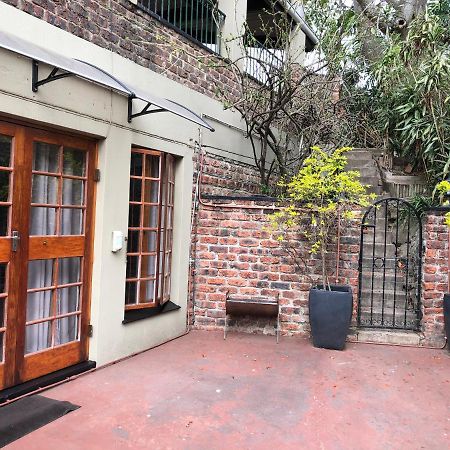 Garden Flat Apartment อีสต์ลอนดอน ภายนอก รูปภาพ