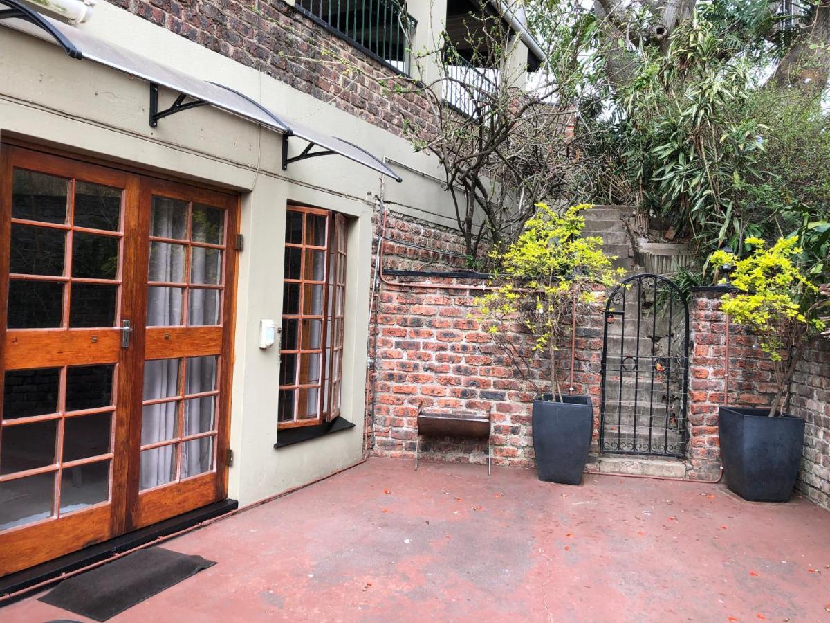 Garden Flat Apartment อีสต์ลอนดอน ภายนอก รูปภาพ