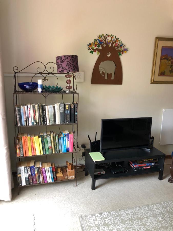 Garden Flat Apartment อีสต์ลอนดอน ภายนอก รูปภาพ