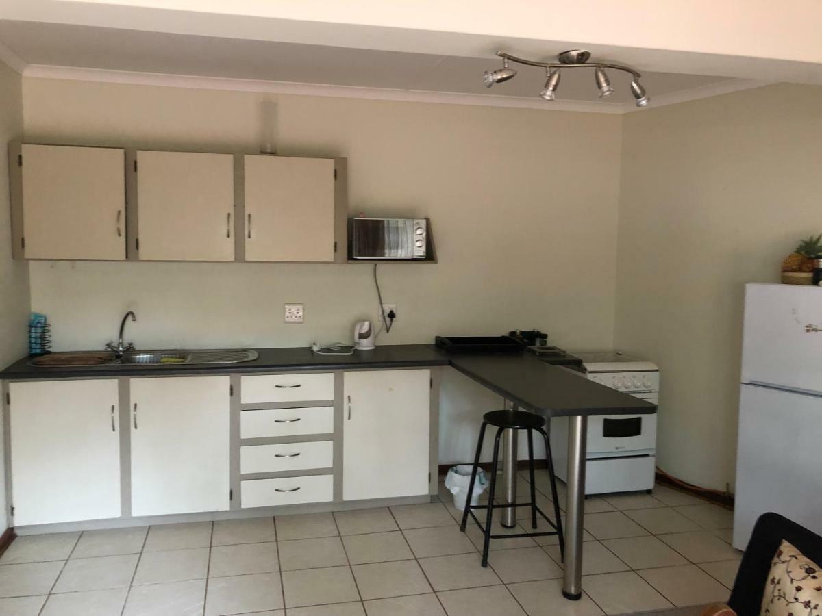 Garden Flat Apartment อีสต์ลอนดอน ภายนอก รูปภาพ
